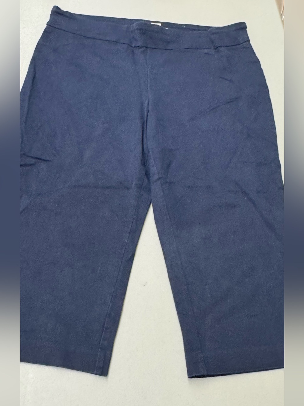 croft & barrow Woman’s Pull on Navy Capri Cropped dress Pants